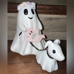 Spooky 👻 🥰 Ghost 👻 Walking a Dog 🐕 Figurine Halloween Decor By Goblin & Ghoul